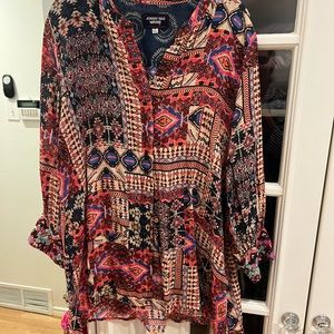 Really fun linen Johnny Was tunic embroidered cuffs. Size M runs large